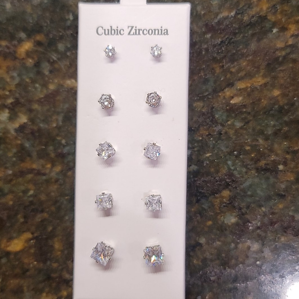 Jewelry - Picture 4 of 4